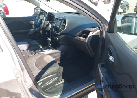 2018 Jeep Cherokee Latitude Fwd z USA, uszkodzony, nr VIN 1C4PJLCB5JD615230